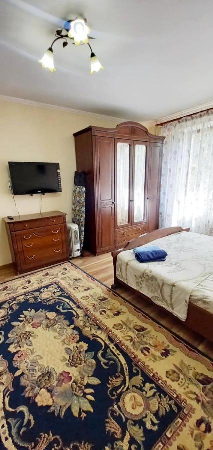 одна комнатная в центре * Shymkent